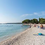Gorgeous In With Wifi Apartman Valbandon