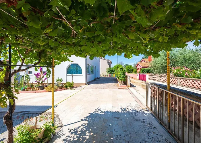 Daire Stunning In With Wifi Valbandon